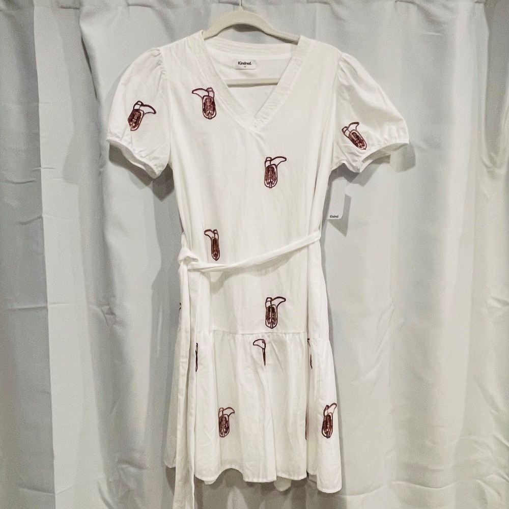 Kindred White Cotton Embroidered Cowboy Boot Mini Dress V-Neck Puff Sleeve M NWT